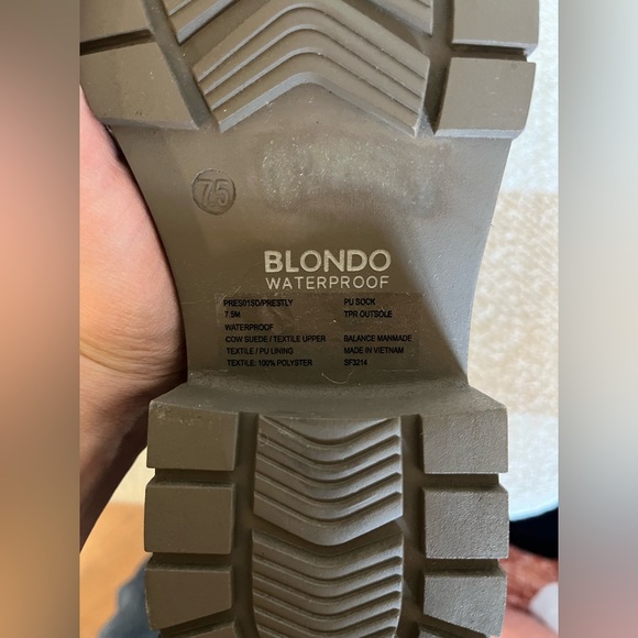 Blondo Waterproof Ankle Boots - Picture 4 of 6